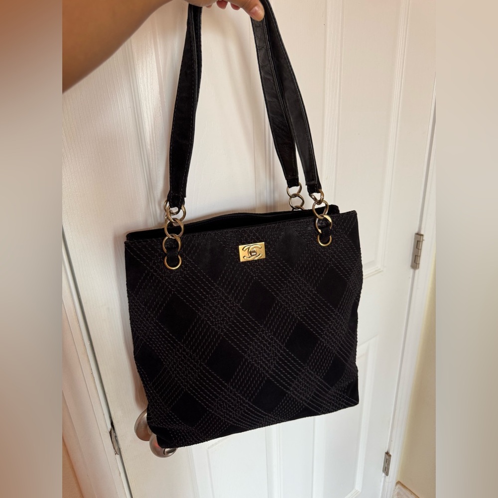 Chanel suede shoulder bag